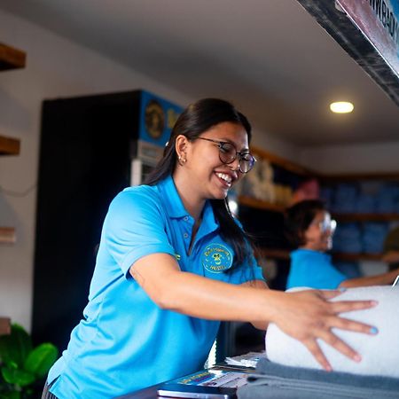 Bad Monkey Samui Hostel شاطئ تشاوينغ المظهر الخارجي الصورة
